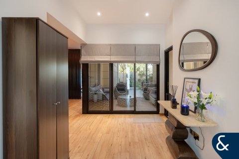 Villa in Mudon, Dubai 4 bedrooms, 354 sq.m. № 91282 - photo 7