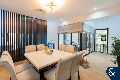 Villa in Mudon, Dubai 4 bedrooms, 354 sq.m. № 91282 - photo 6