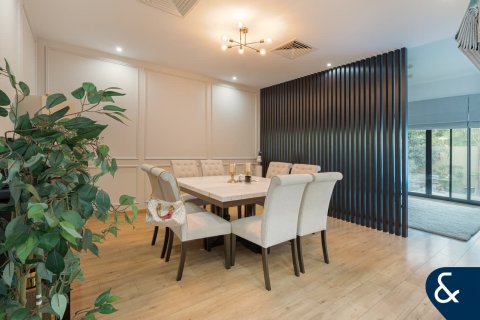 Villa in Mudon, Dubai 4 bedrooms, 354 sq.m. № 91282 - photo 5