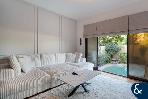 Villa in Mudon, Dubai 4 bedrooms, 354 sq.m. № 91282 - photo 4