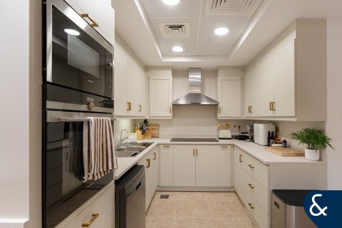 Villa in Mudon, Dubai 4 bedrooms, 354 sq.m. № 91282 - photo 3