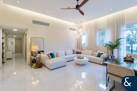 Apartment in Motor City, Dubai 3 bedrooms, 198 sq.m. № 91291 - photo 10