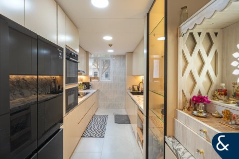 Apartment in Motor City, Dubai 3 bedrooms, 198 sq.m. № 91291 - photo 12