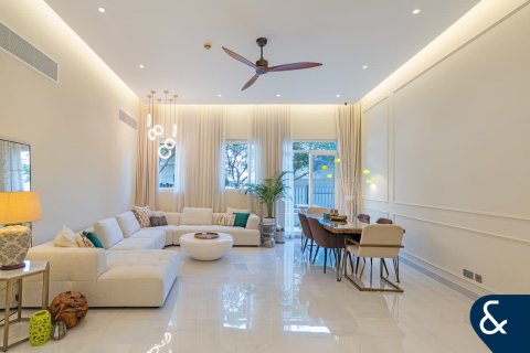 Appartement à Motor City, Dubai, 3 chambres, 198 m², № 91291