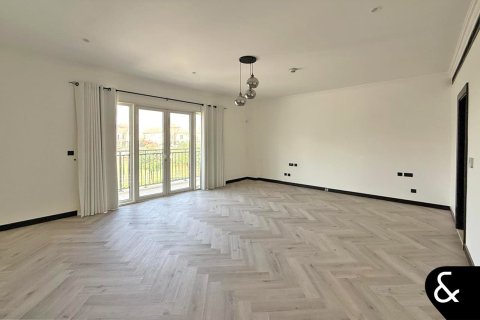 Купить виллу в Dubai Land, Дубай: 6 спален, 1256м², № 91284 - фото 18