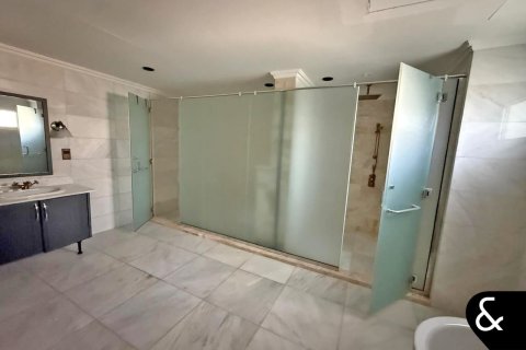 Купить виллу в Dubai Land, Дубай: 6 спален, 1256м², № 91284 - фото 17