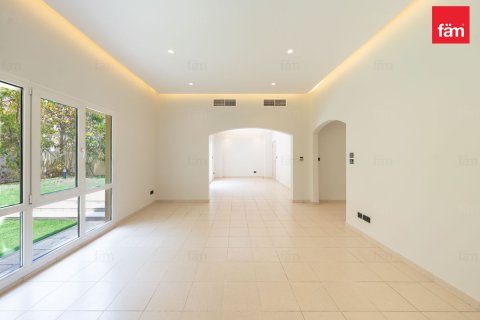 Villa à Dubai, 4 chambres, 560.3 m², № 133084 - photo 25