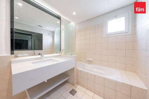 Villa à Dubai, 4 chambres, 560.3 m², № 133084 - photo 6