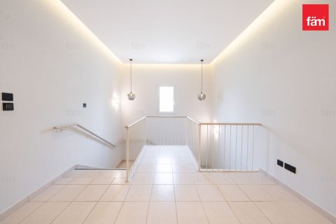 Villa à Dubai, 4 chambres, 560.3 m², № 133084 - photo 15