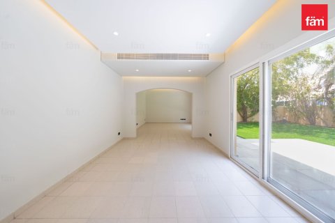 Villa à Dubai, 4 chambres, 560.3 m², № 133084 - photo 23