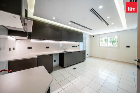 Villa à Dubai, 4 chambres, 560.3 m², № 133084 - photo 19