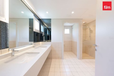 Villa à Dubai, 4 chambres, 560.3 m², № 133084 - photo 9