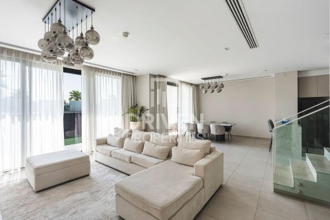Townhouse in Mohammed Bin Rashid City, Dubai 4 bedrooms, 399.58 sq.m. № 128528 - photo 2