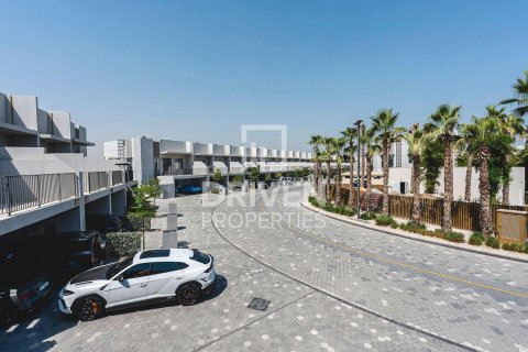 Townhouse in Mohammed Bin Rashid City, Dubai 4 bedrooms, 399.58 sq.m. № 128528 - photo 15