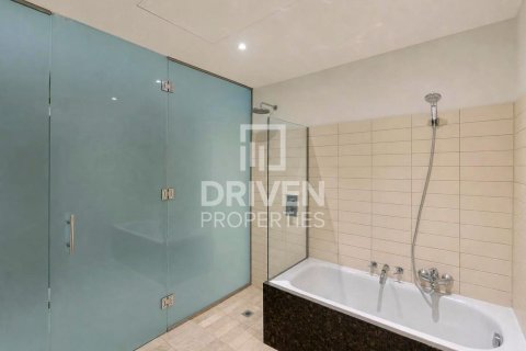 Apartment in Sheikh Zayed Road, Dubai 3 bedrooms, 209.96 sq.m. № 128527 - photo 16