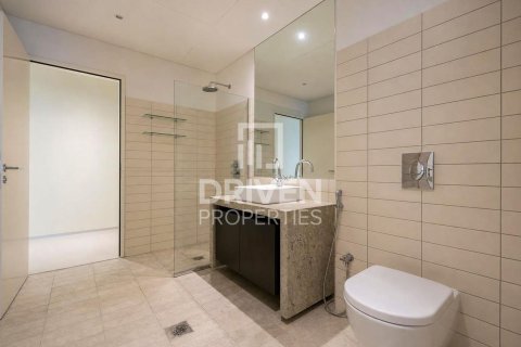 Apartment in Sheikh Zayed Road, Dubai 3 bedrooms, 209.96 sq.m. № 128527 - photo 15