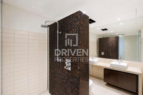 Apartment in Sheikh Zayed Road, Dubai 3 bedrooms, 209.96 sq.m. № 128527 - photo 18