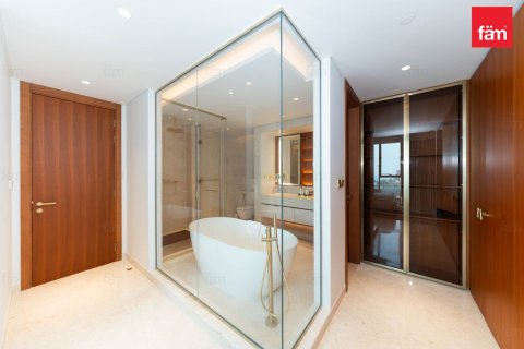 Apartment in Palm Jumeirah, Dubai 2 bedrooms, 131.2 sq.m. № 124286 - photo 18