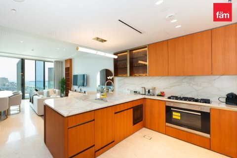 Apartment in Palm Jumeirah, Dubai 2 bedrooms, 131.2 sq.m. № 124286 - photo 11