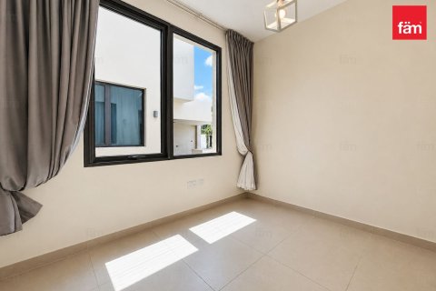 Villa in Dubai Hills Estate, Dubai 4 bedrooms, 201.7 sq.m. № 124289 - photo 9