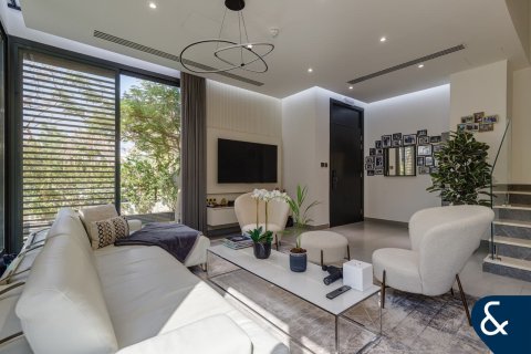 Villa in Jumeirah Village Circle, Dubai 4 bedrooms, 402 sq.m. № 74693 - photo 2