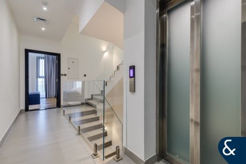 Villa in Jumeirah Village Circle, Dubai 4 bedrooms, 402 sq.m. № 74693 - photo 14