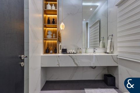 Villa in Jumeirah Village Circle, Dubai 4 bedrooms, 402 sq.m. № 74693 - photo 29