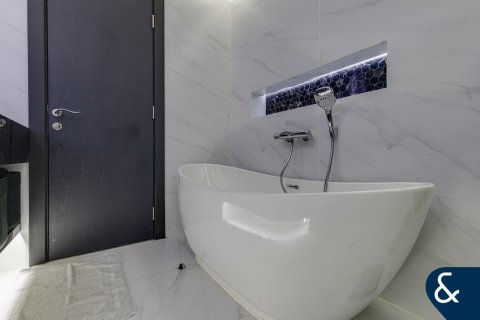 Villa in Jumeirah Village Circle, Dubai 4 bedrooms, 402 sq.m. № 74693 - photo 12