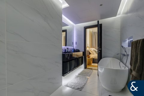 Villa in Jumeirah Village Circle, Dubai 4 bedrooms, 402 sq.m. № 74693 - photo 11