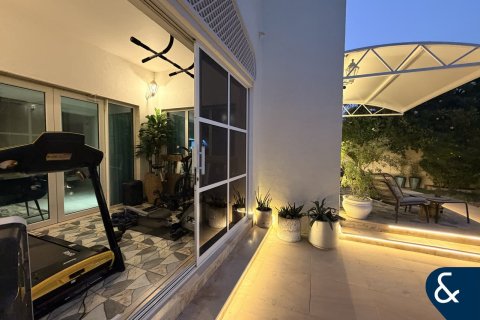 Villa in Regional, Jumeirah Park, Dubai 3 bedrooms, 285 sq.m. № 74684 - photo 4