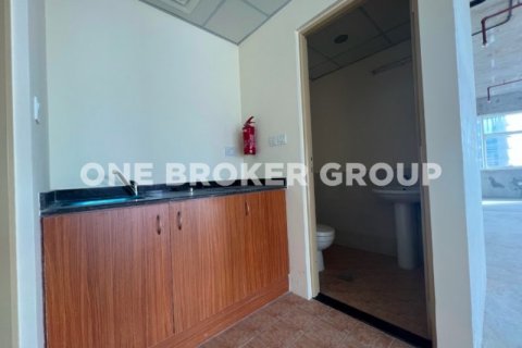 Oficina en Jumeirah Lake Towers, Dubai, 140 m², № 1212 - foto 7