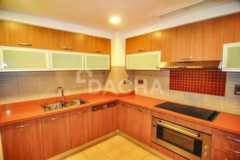Adosado en Palm Jumeirah, Dubai, 2 dormitorios, 371.2 m², № 6689 - foto 4