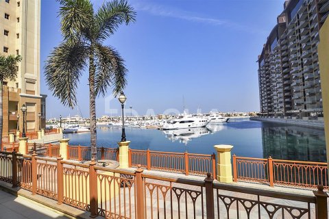 Adosado en Palm Jumeirah, Dubai, 2 dormitorios, 371.2 m², № 6689 - foto 10
