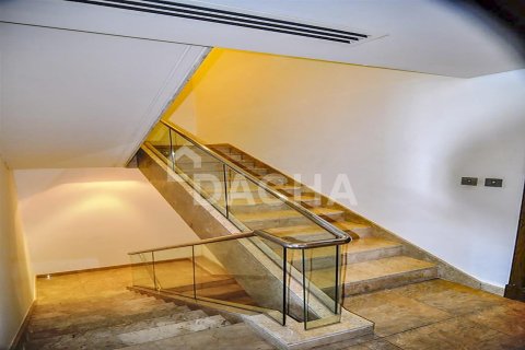 Adosado en Palm Jumeirah, Dubai, 2 dormitorios, 371.2 m², № 6689 - foto 5