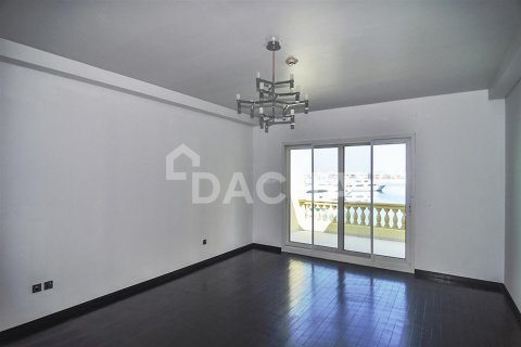 Adosado en Palm Jumeirah, Dubai, 2 dormitorios, 371.2 m², № 6689 - foto 9