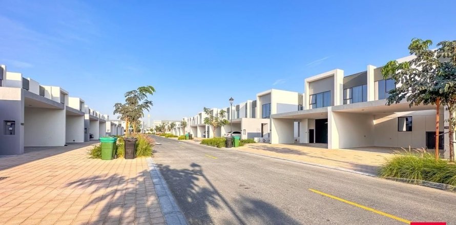 Villa in Dubai 3 bedrooms, 175.2 sq.m. № 115129