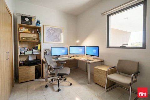Villa in Dubai 3 bedrooms, 175.2 sq.m. № 115129 - photo 8