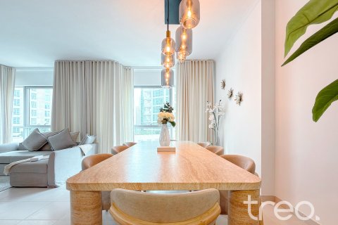 Apartamento en Burj Khalifa, Dubai, 2 dormitorios, 134.9 m², № 119888 - foto 11