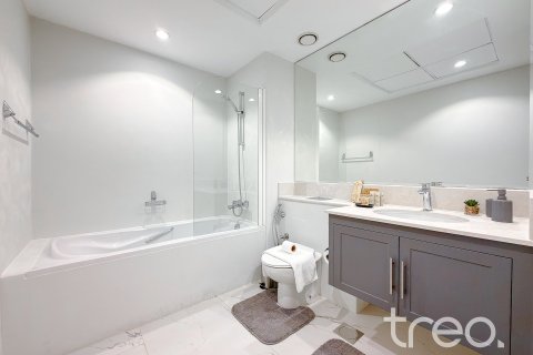 Apartamento en Burj Khalifa, Dubai, 2 dormitorios, 134.9 m², № 119888 - foto 17