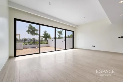 Adosado en Damac Lagoons, Dubai, 4 dormitorios, 207 m², № 62088 - foto 3
