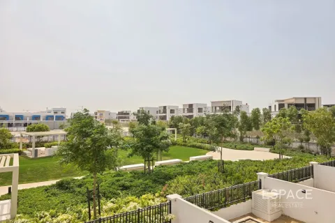Adosado en Damac Lagoons, Dubai, 4 dormitorios, 207 m², № 62088 - foto 1