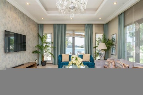 Villa in Palm Jumeirah, Dubai 5 bedrooms, 657.1 sq.m. № 2960 - photo 2