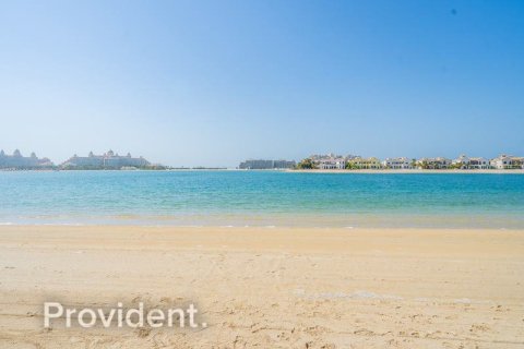 Villa in Palm Jumeirah, Dubai 5 bedrooms, 657.1 sq.m. № 2960 - photo 1