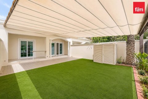 Maison de ville à Dubai, 2 chambres, 240 m², № 115184 - photo 2