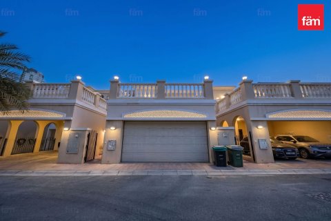 Maison de ville à Dubai, 2 chambres, 240 m², № 115184 - photo 7