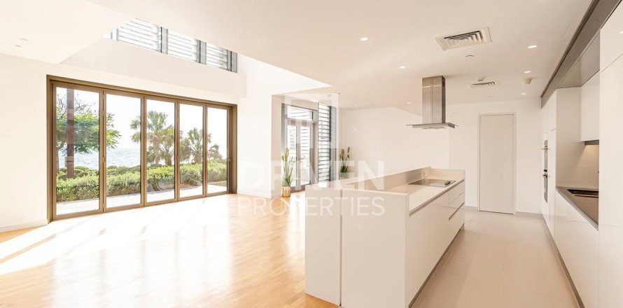 Townhouse in Bluewaters Residences, Bluewaters, Dubai 4 bedrooms, 640 sq.m. № 19009