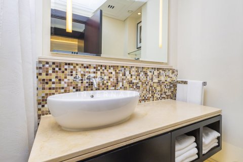 Apartment in Downtown Dubai (Downtown Burj Dubai), Dubai 1 bedroom, 74.32240000 sq.m. № 63941 - photo 3