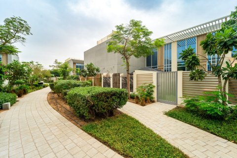 Adosado en Dubai, 2 dormitorios, 124 m², № 101250 - foto 3