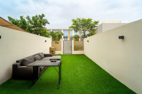 Adosado en Dubai, 2 dormitorios, 124 m², № 101250 - foto 7