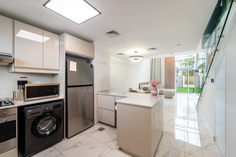 Adosado en Dubai, 2 dormitorios, 124 m², № 101250 - foto 16